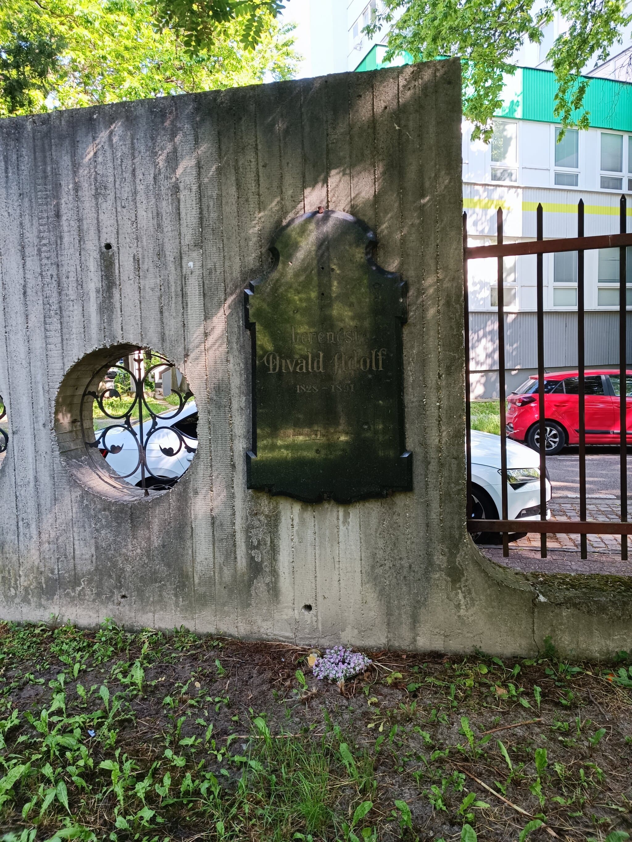 berencsi Divald Adolf sírja