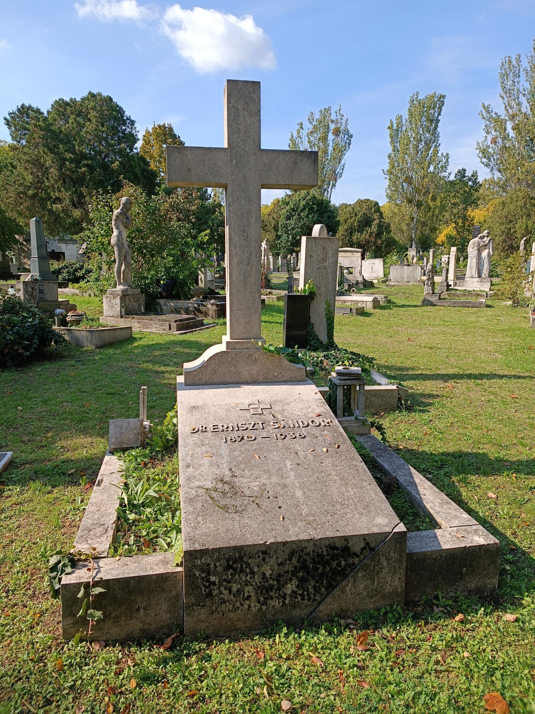 Ernszt Sándor sírja