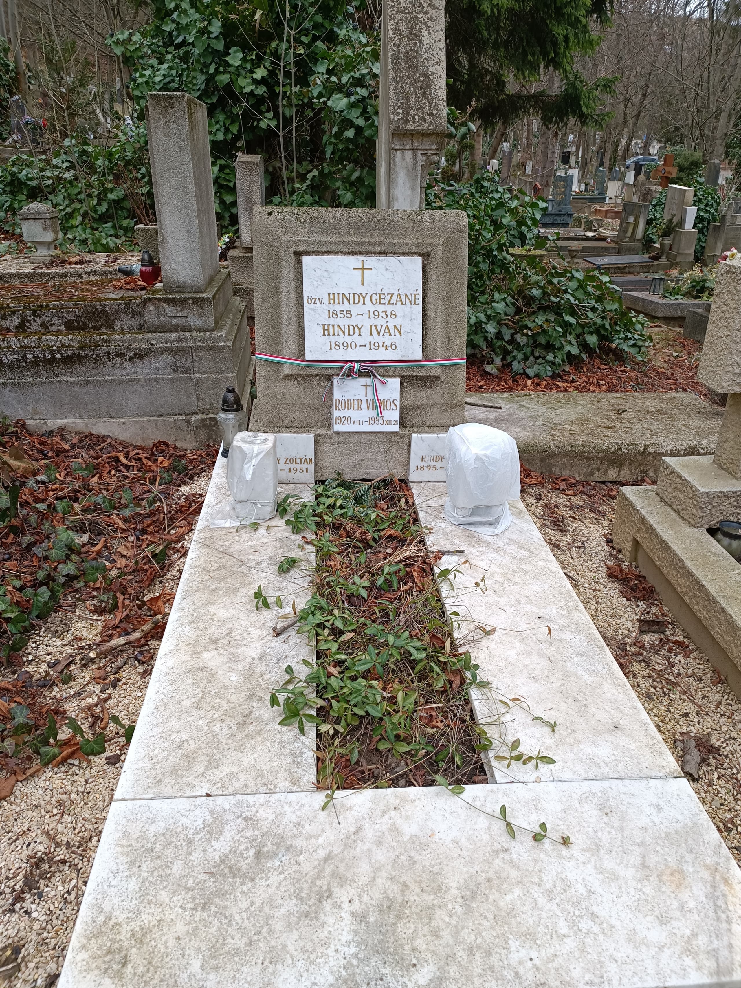 kishindi Hindy Iván sírja