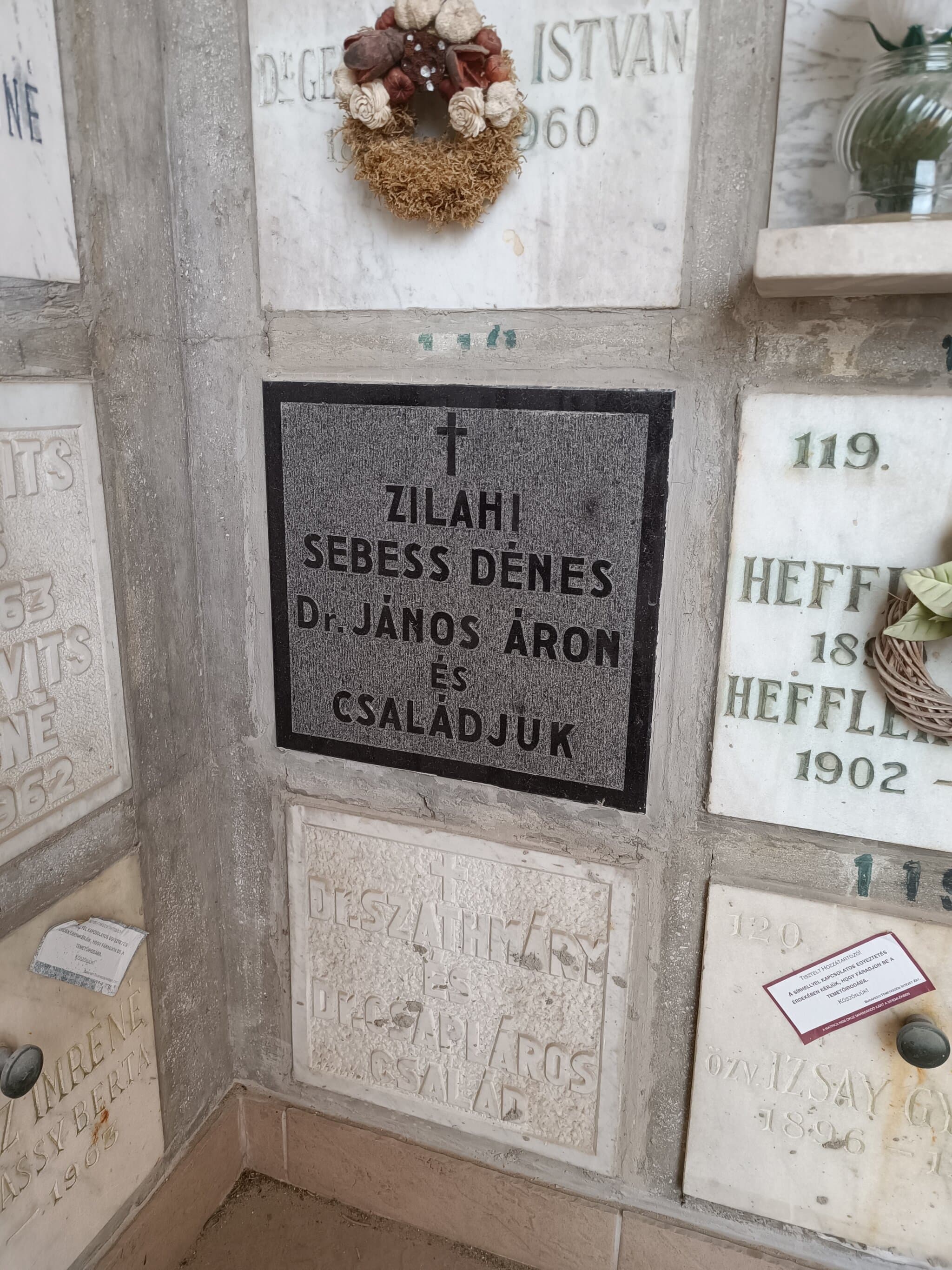 János Áron sírja