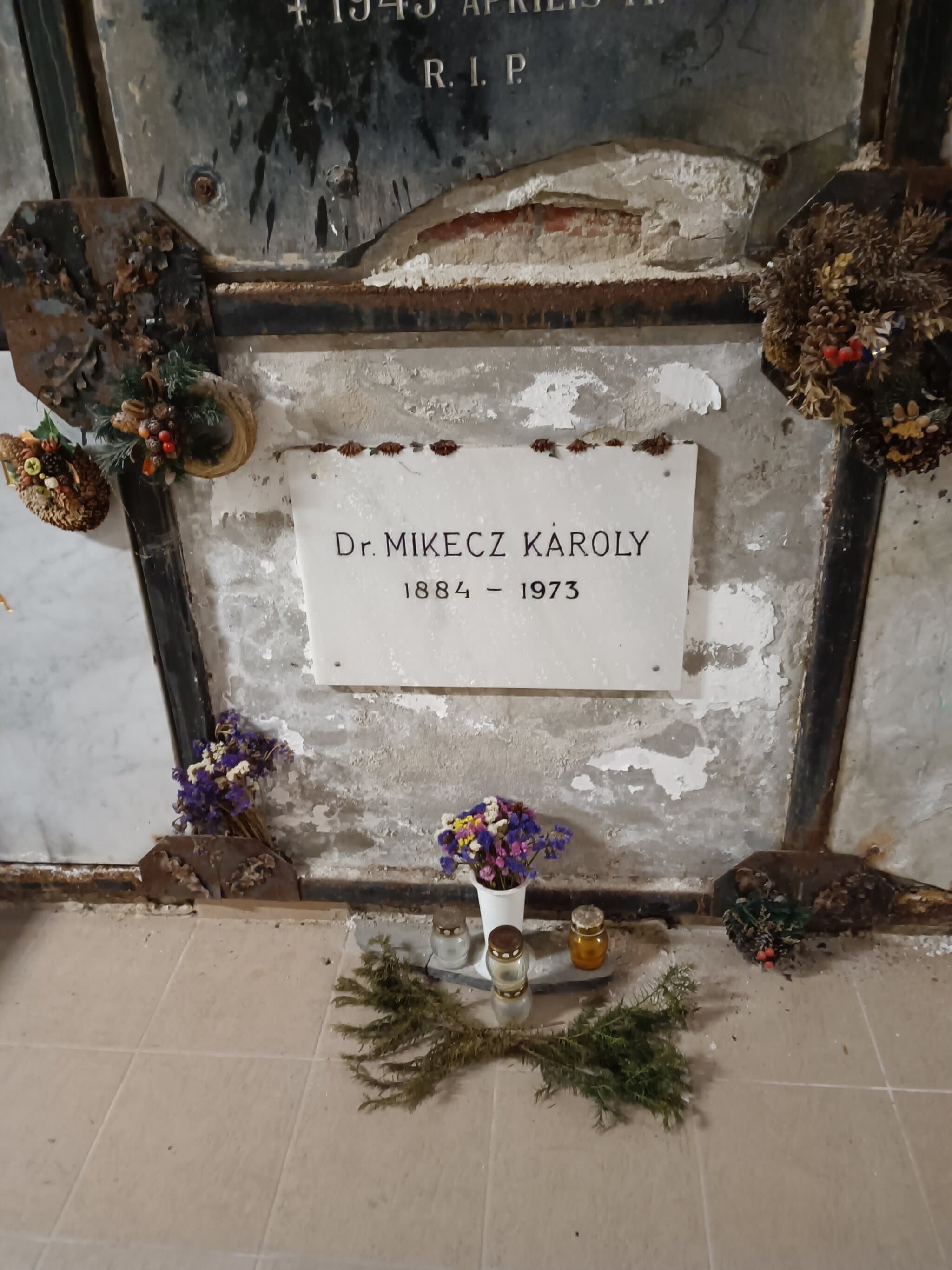 Mikecz Károly sírja