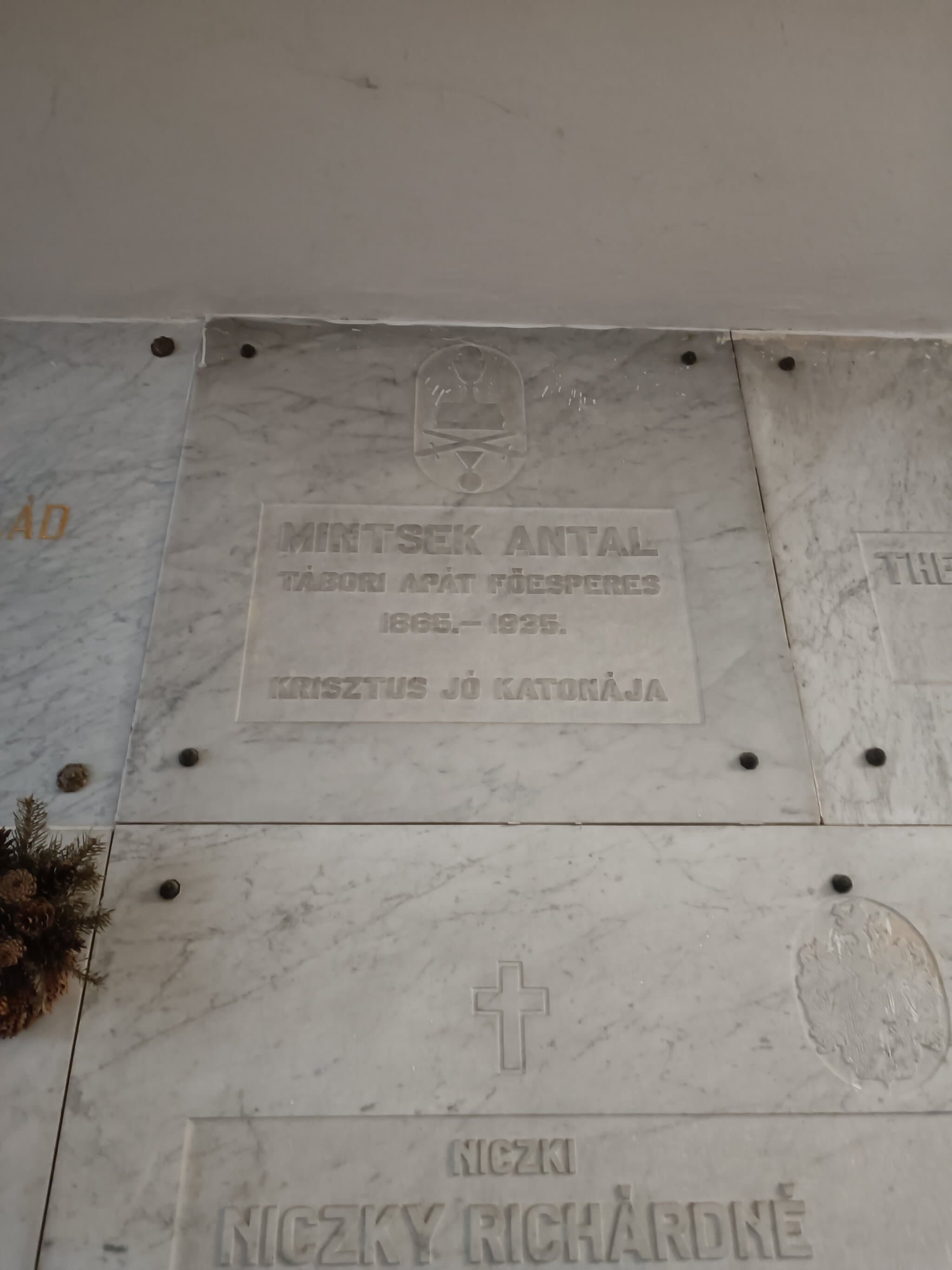 Mintsek Antal sírja