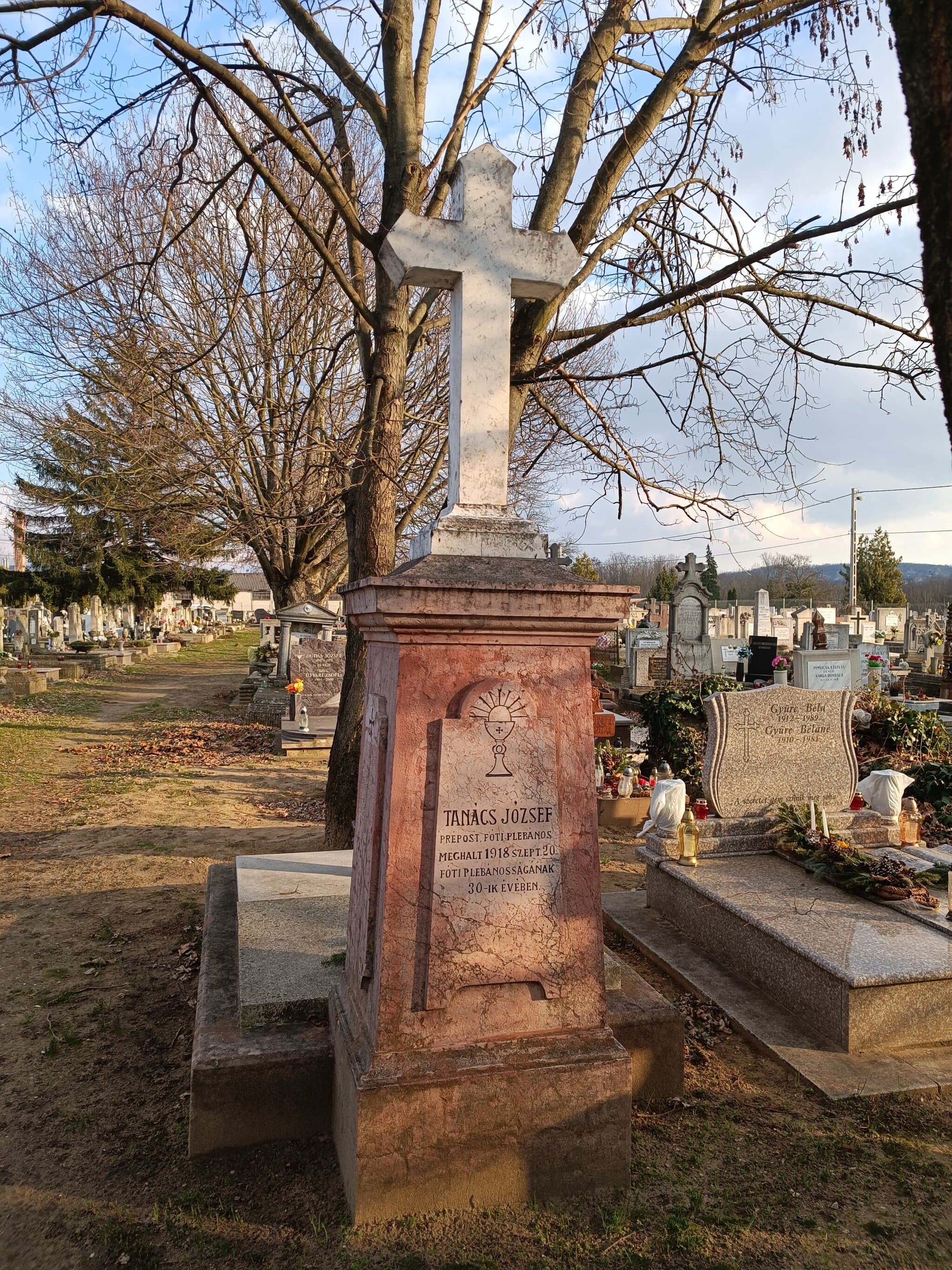 Tanács József sírja