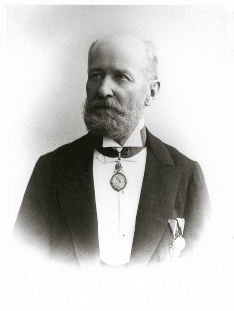 Than Károly portréja