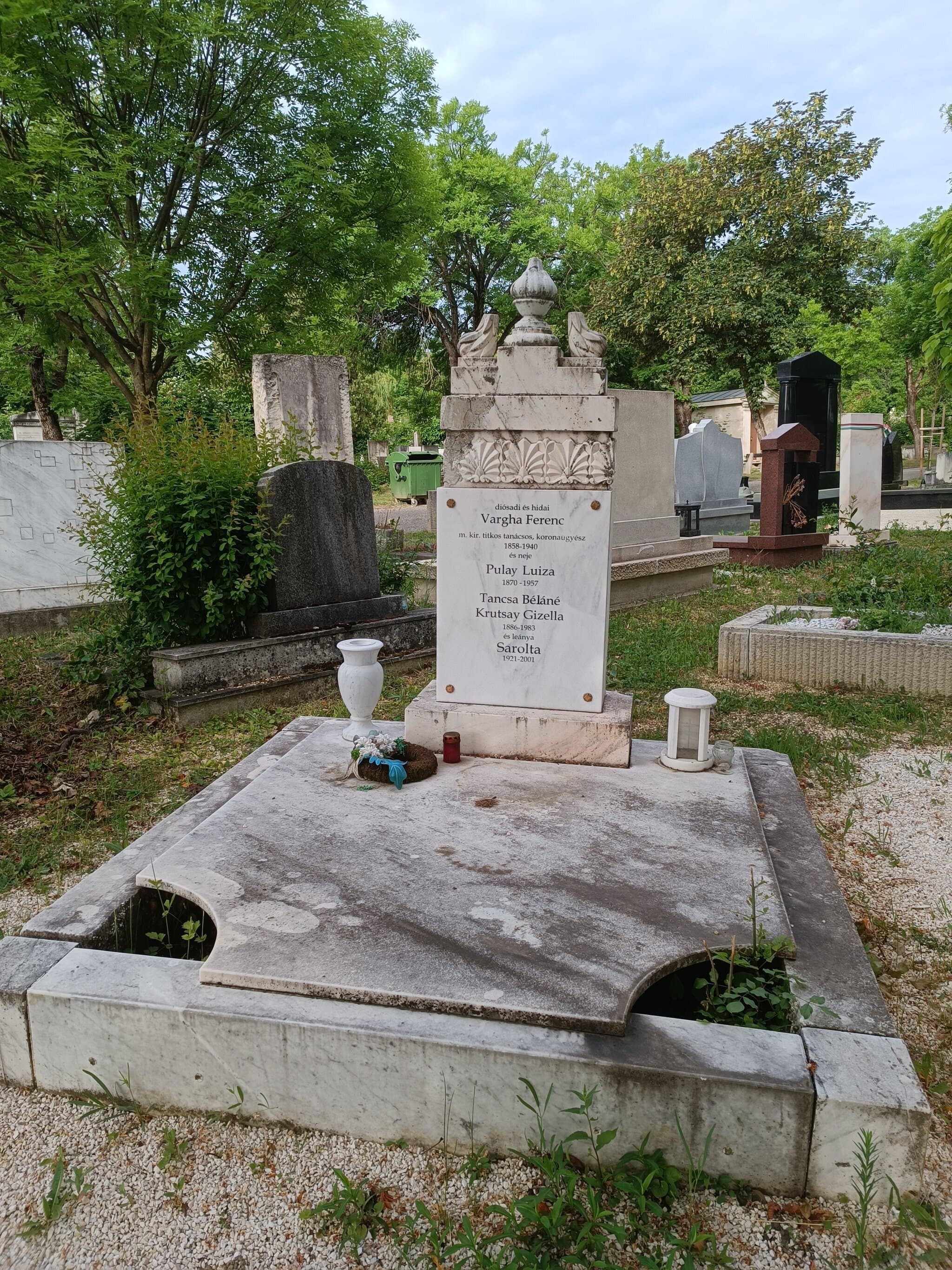 diósadi és hidai Vargha Ferenc sírja