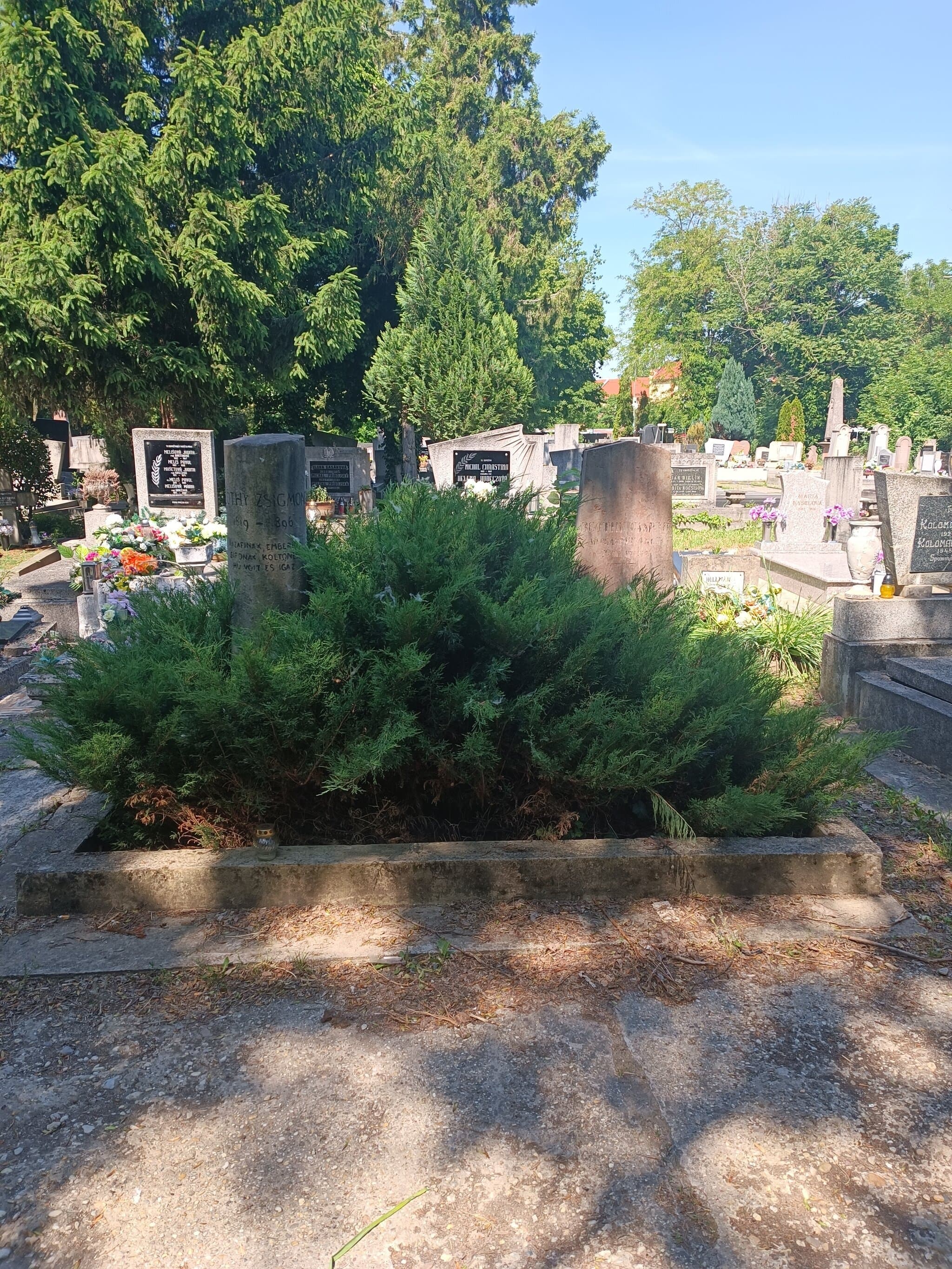 szlováni Beöthy Zsigmond sírja