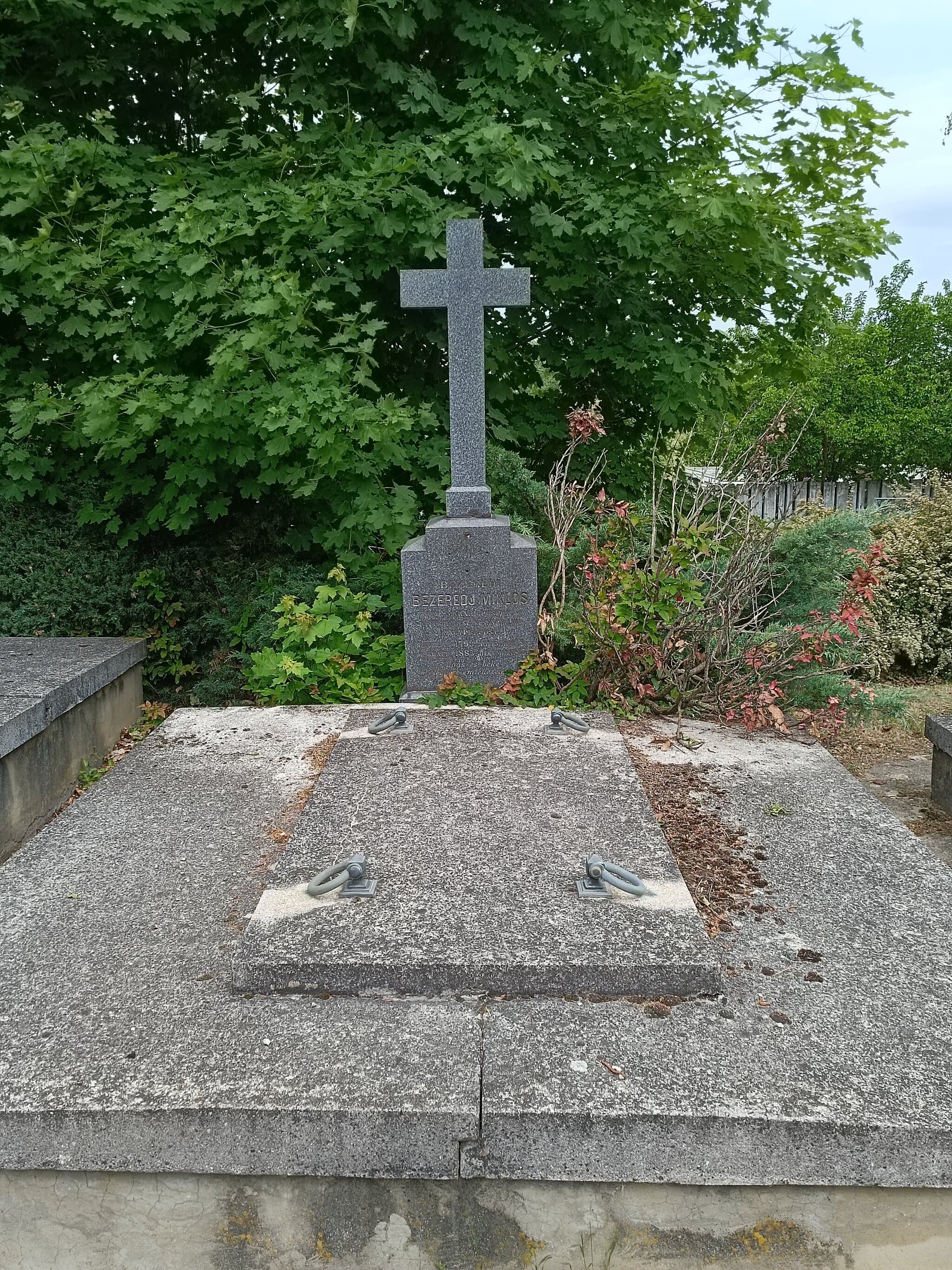 bezerédi Bezerédj Miklós 1793-1885 sírja