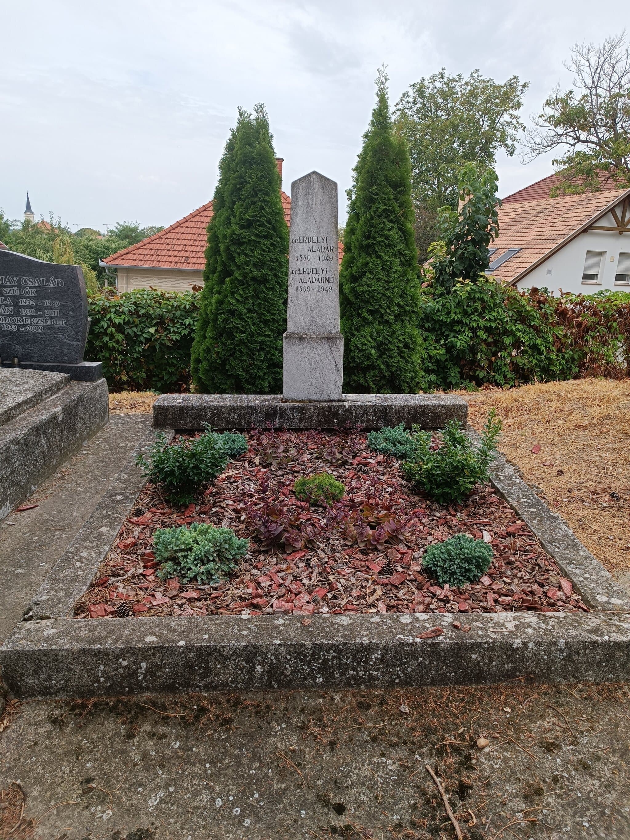 kolozsvári és széplaki Erdélyi Aladár sírja