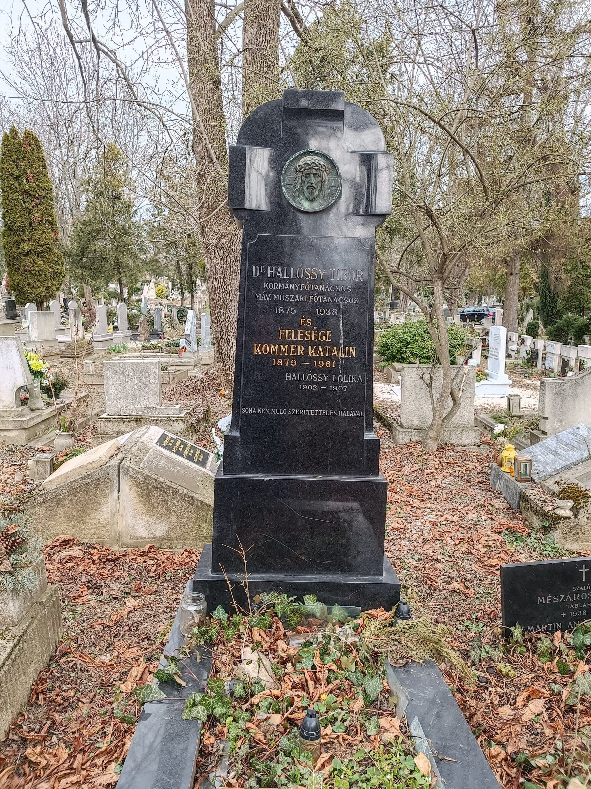 Hallóssy Tibor sírja