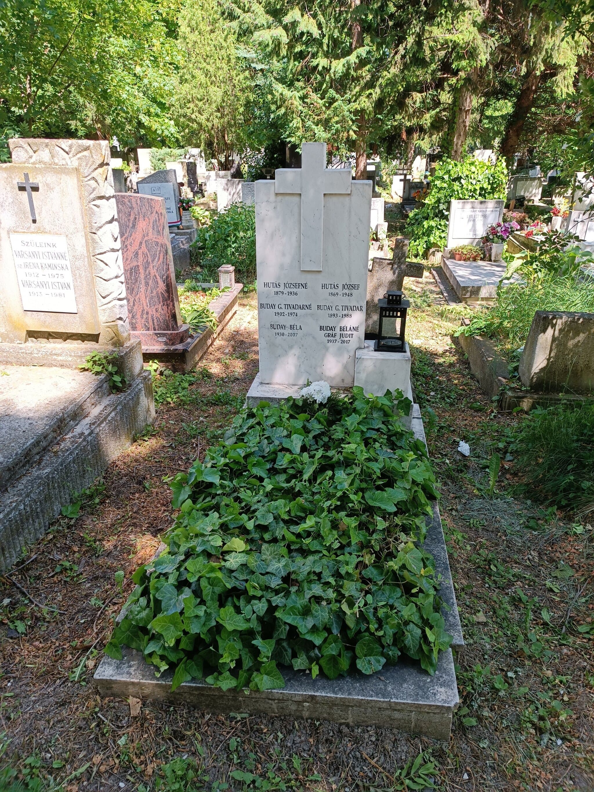 Hutás József sírja