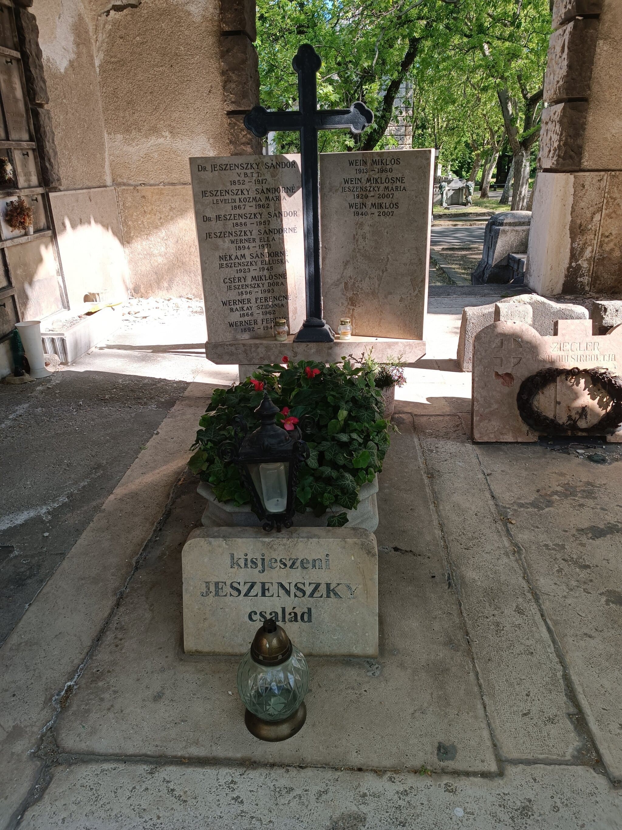 kisjeszeni Jeszenszky Sándor sírja
