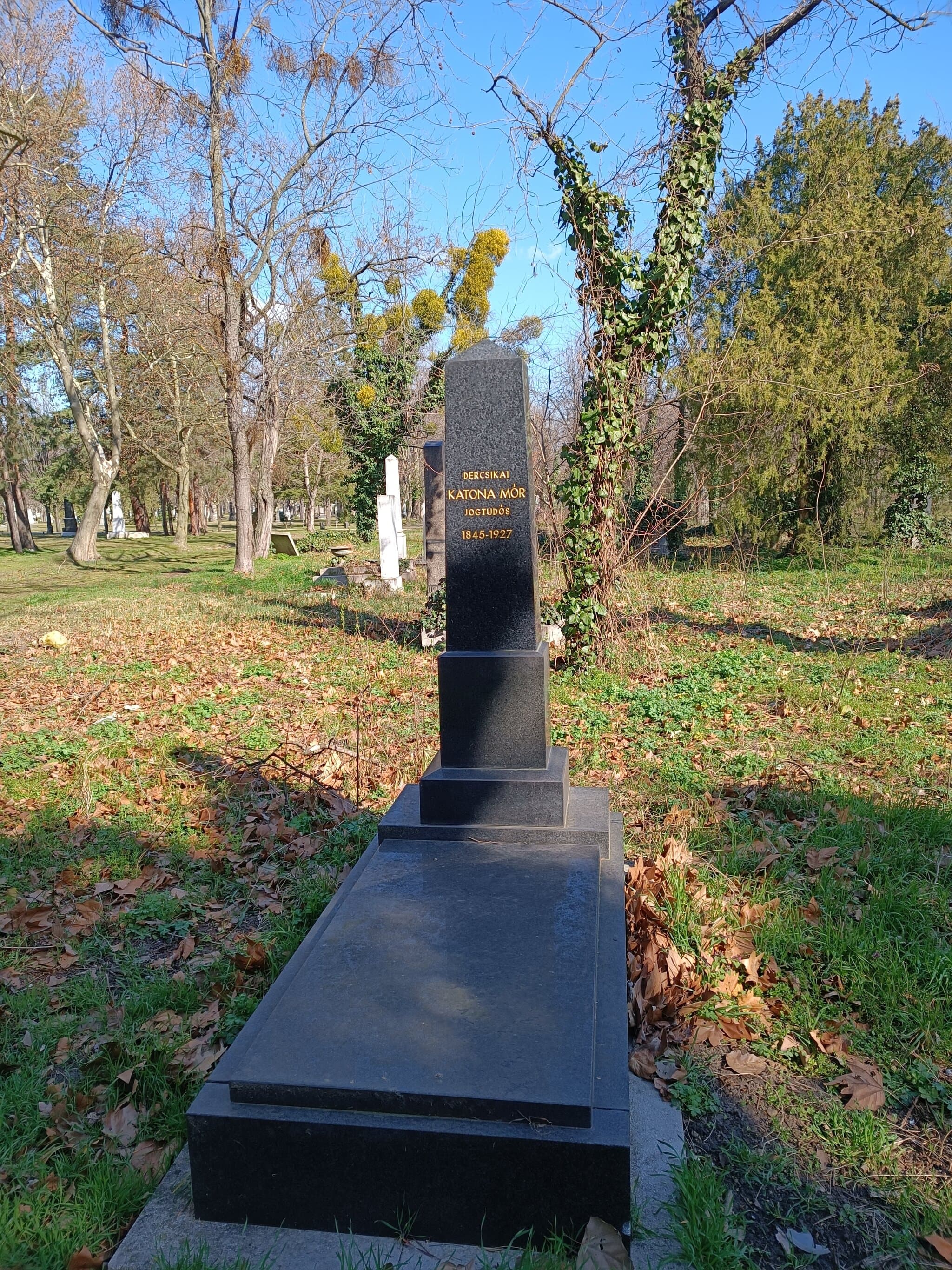 dercsikai Katona Mór sírja