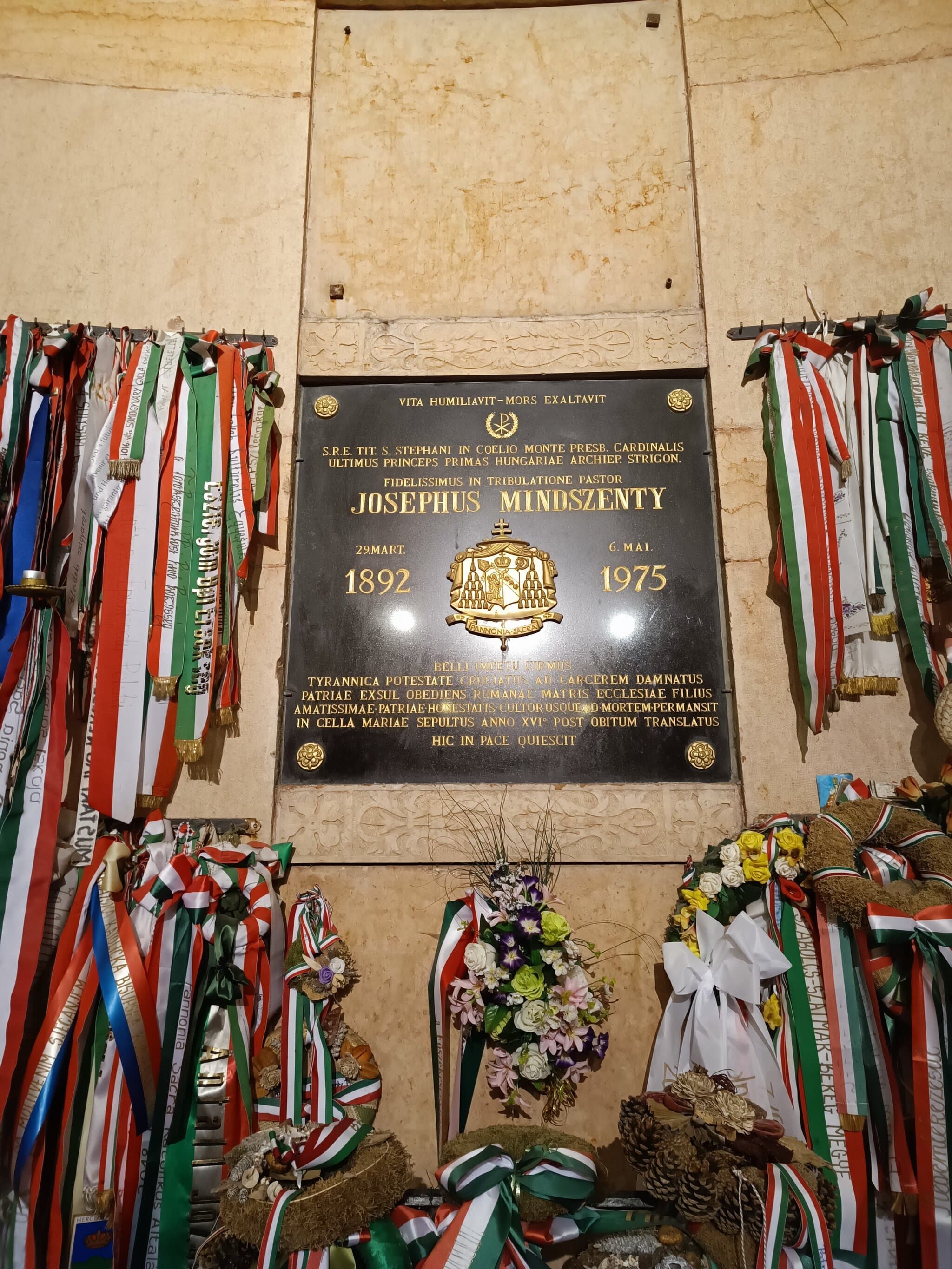 Mindszenty József sírja