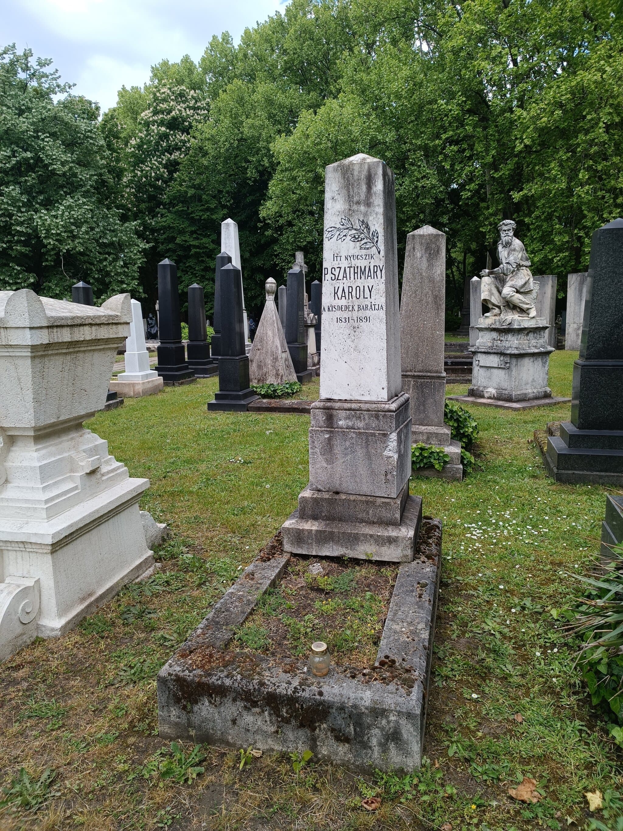 péterfalvi P. Szathmáry Károly sírja