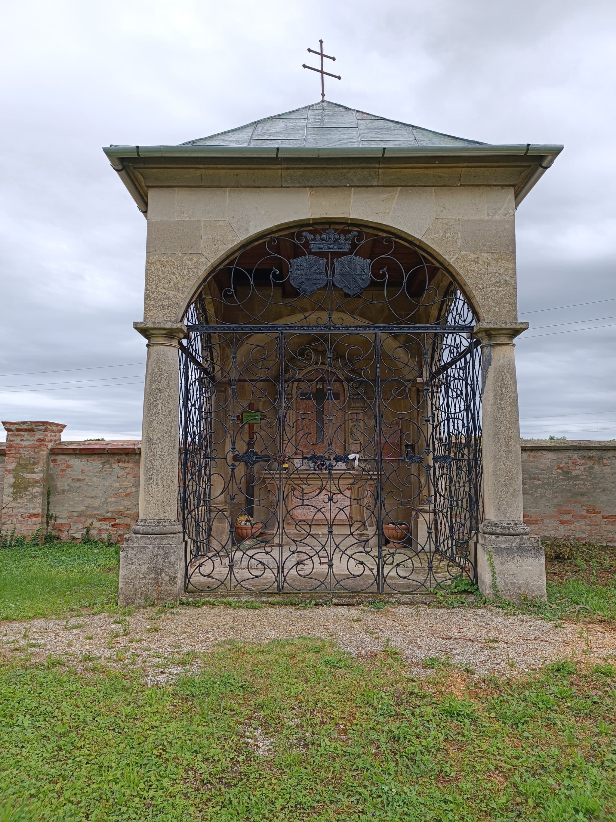 sárvár-felsővidéki gróf Széchényi Dénes 1866 sírja