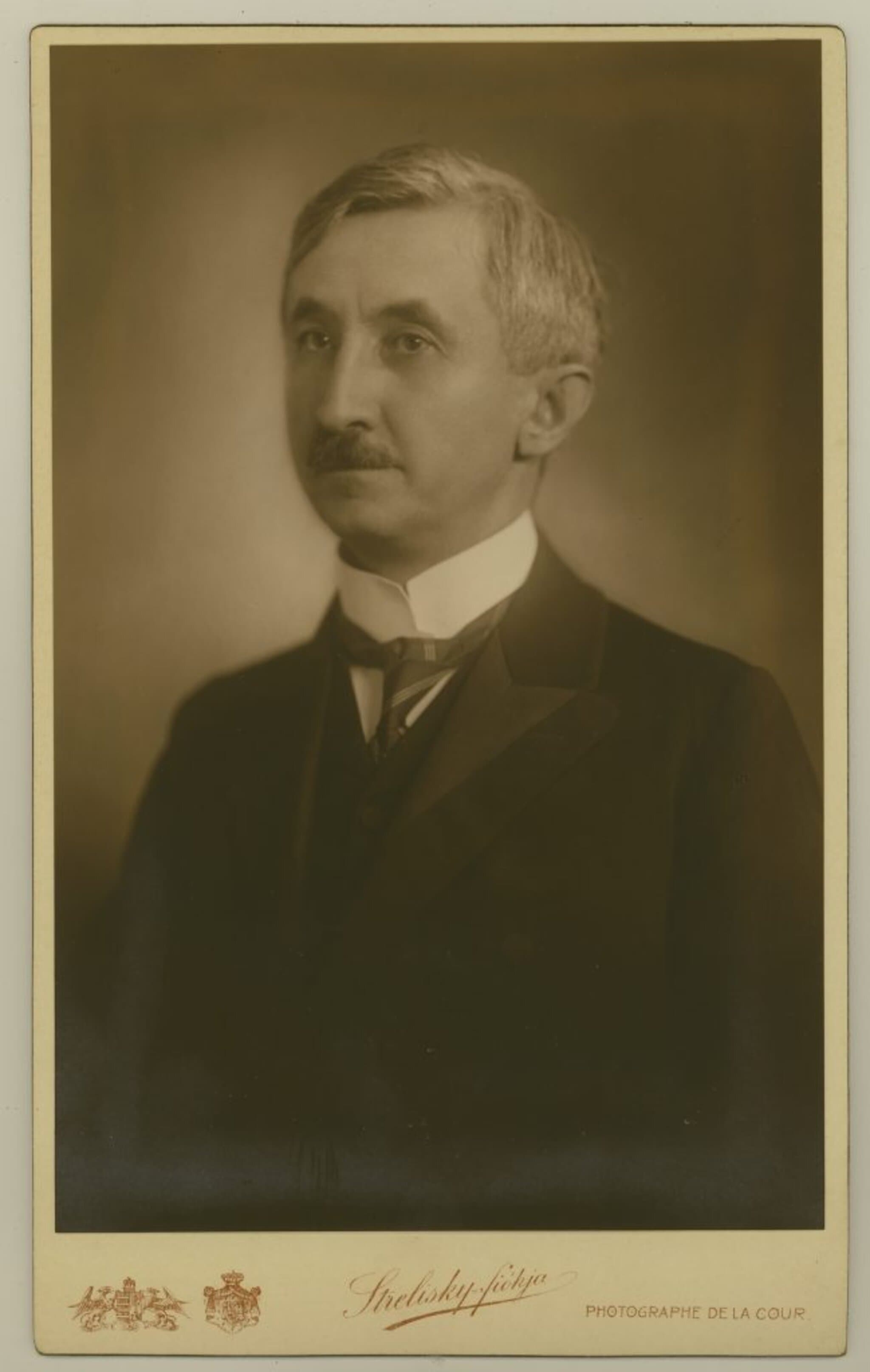 Szentpétery Imre portréja