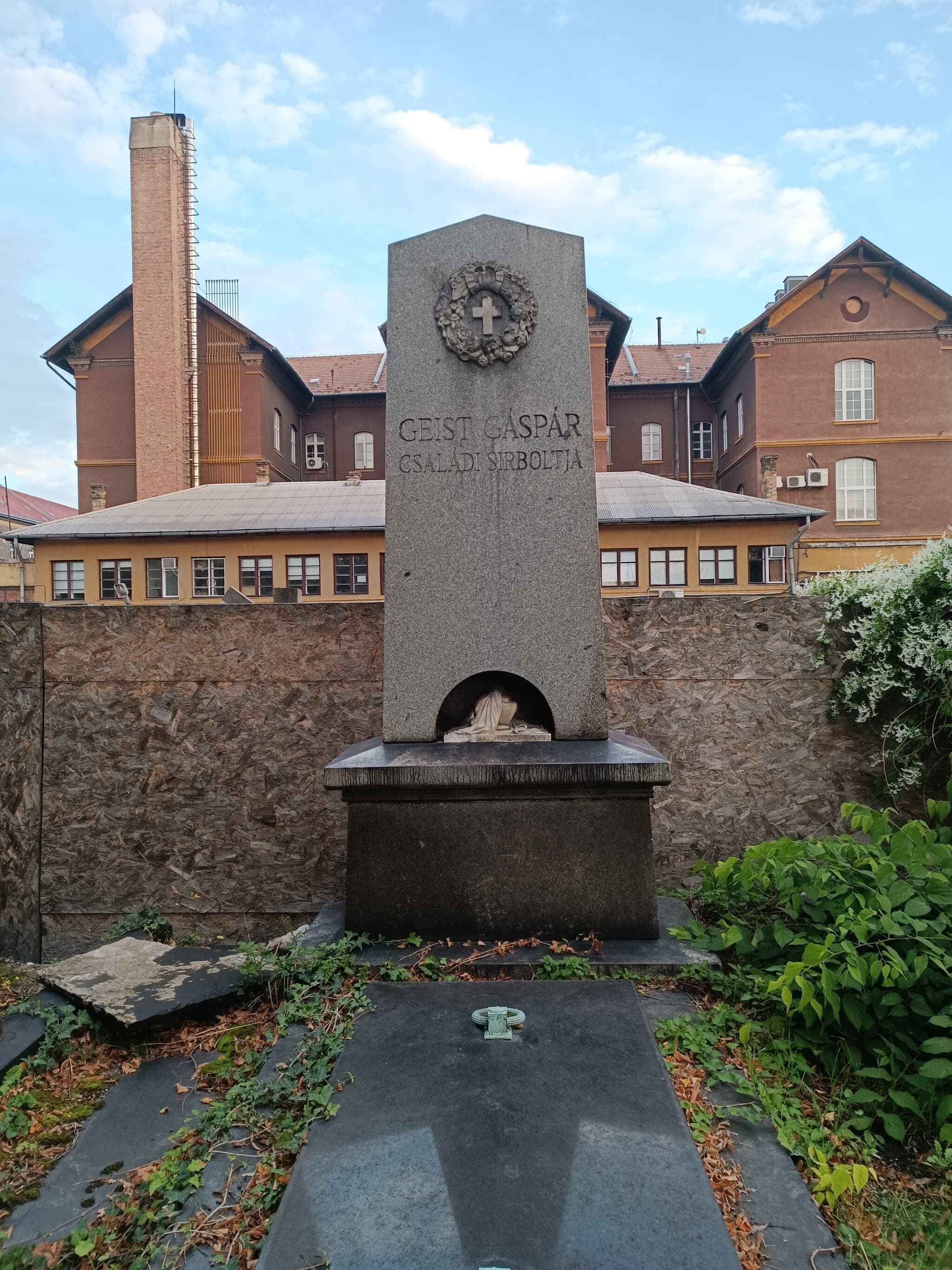 kuvini Szerb György sírja