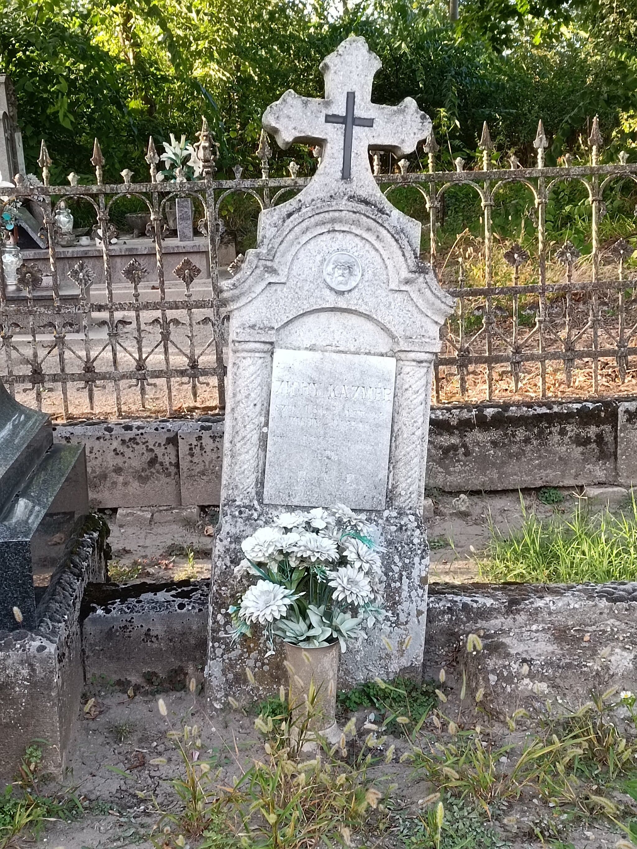 zichi és vásonkeői gróf Zichy Kázmér sírja