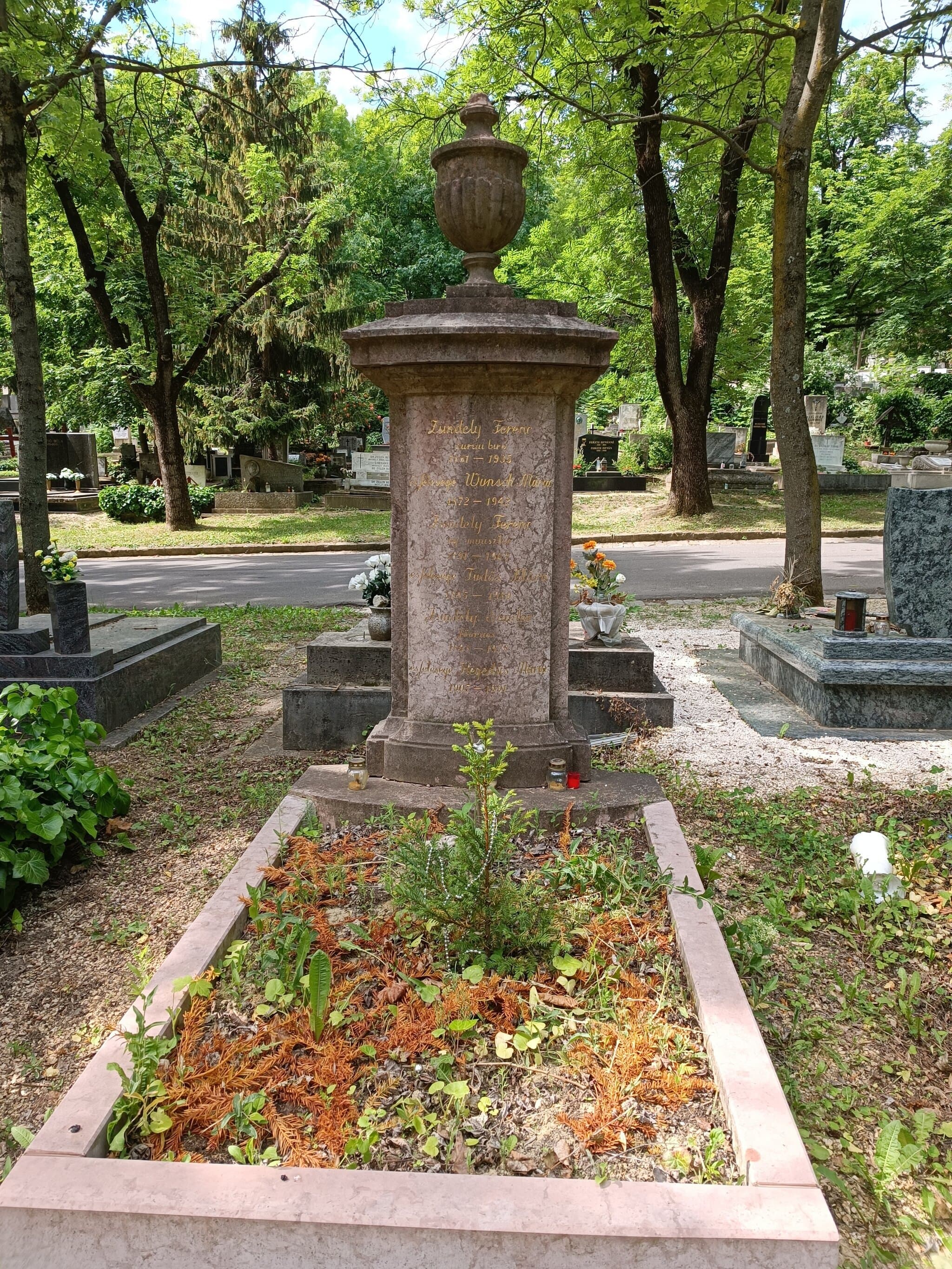 borosjenői Zsindely Ferenc sírja